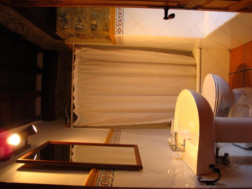 Albergue Turistico Valdebaro Camaleño Rum bild